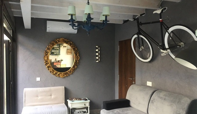 Housing with wifi and netflix. Ideal location to know the province