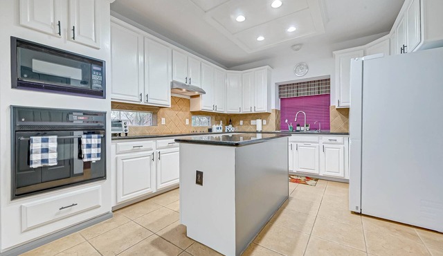Houston-Cypress Spacious Home