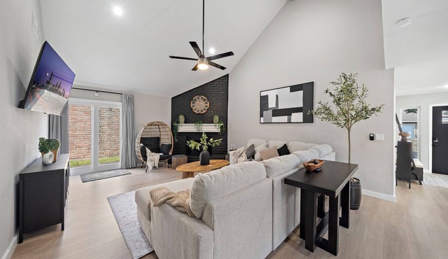 Houston Getaway | Yard BBQ | Games | WiFi | Pets