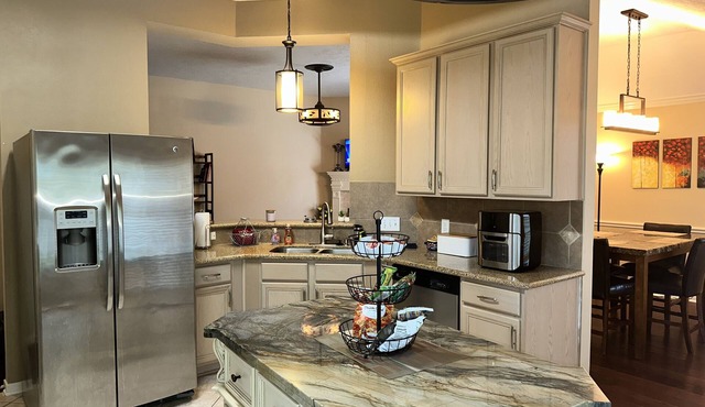 Houston Hideaway! Enjoy peace that feels like home while you visit the city.