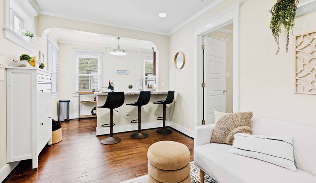 Houston Historic Heights Cozy APT. MINUTES from Downtown and TOP ATTRACTIONS