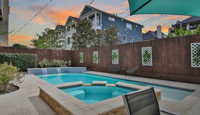 Houston Home Near Downtown w/Pool & Hot Tub!
