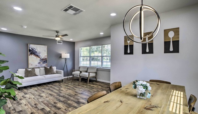 Houston Home w/ Yard - 3 Mi to CityCentre!