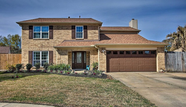 Houston Home with Private Outdoor Pool!