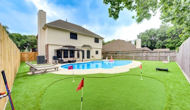 Houston Huge Pool, miniGolf, Katy Asian Town, King