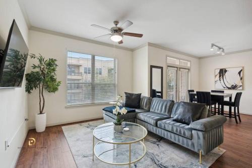 Houston Med Center Luxury King Suite with Free Parking