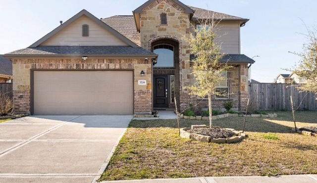 Houston/Richmond/Sugarland home with TVs in all rooms.