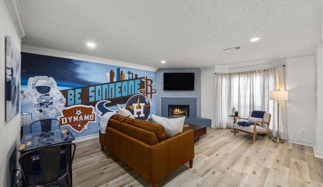 Houston-Themed Montrose Townhome with Arcade and Smart TVs