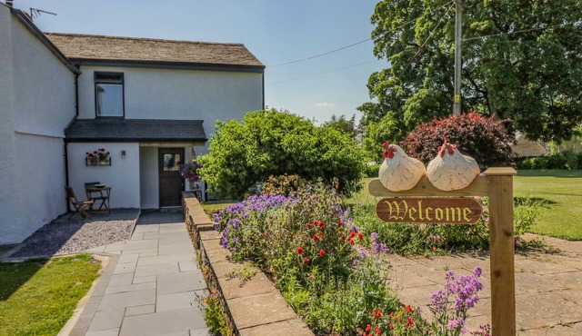 HOW HILL FARM COTTAGE, pet friendly, with a garden in Greystoke