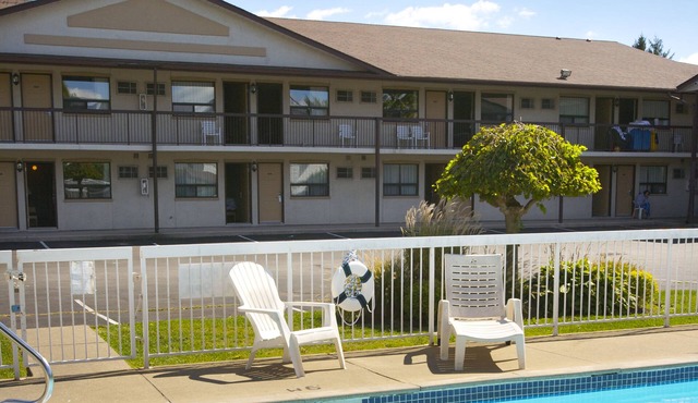Howard Johnson by Wyndham Niagara Falls