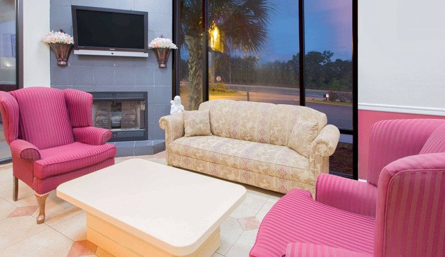 Howard Johnson by Wyndham Dothan