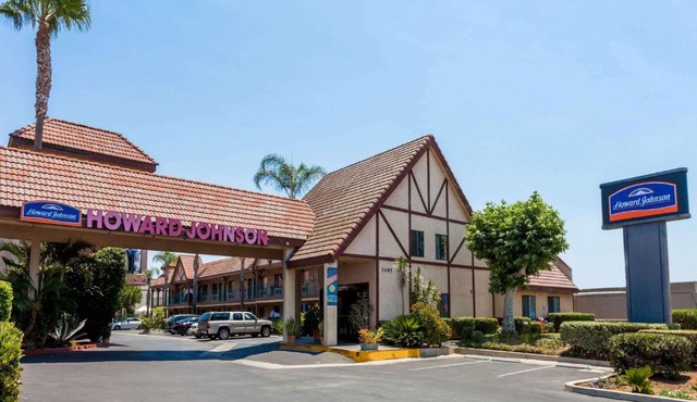 Howard Johnson by Wyndham Norco