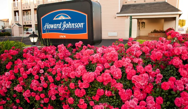 Howard Johnson by Wyndham Salinas