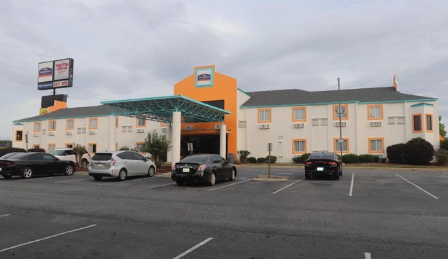 Howard Johnson by Wyndham Tifton GA I-75