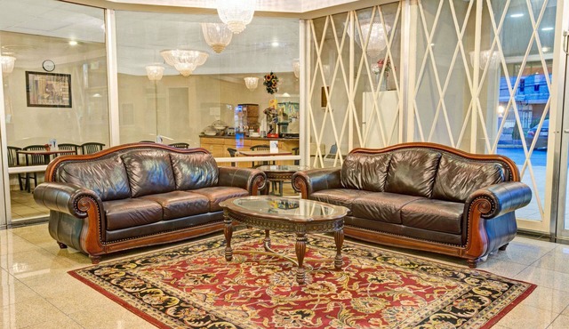 Howard Johnson by Wyndham Pikesville