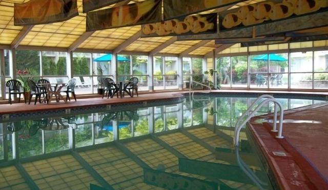 Howard Johnson Hotel by Wyndham Toms River