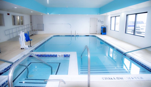 Howard Johnson Hotel & Suites by Wyndham Allentown/Dorney