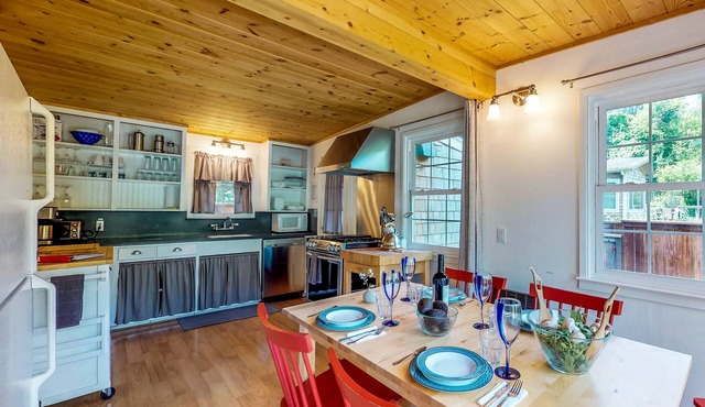 Howard's Place on the River