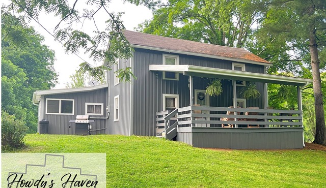 Howdy's Haven-Peaceful getaway in the Hocking Hills. 23 shared acres with host.