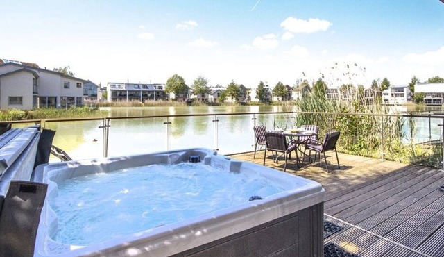 Howells Mere 27, Crane Lodge