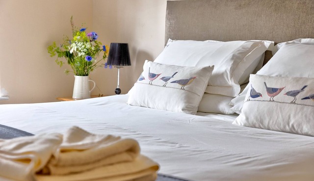 Howgills Apartment 8 (self-catering accommodation with free parking and Wi-Fi)