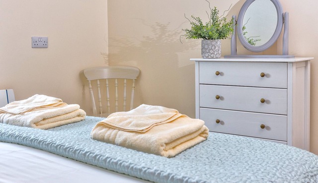 Howgills Apartment 9 (self-catering accommodation with free parking and Wi-Fi)