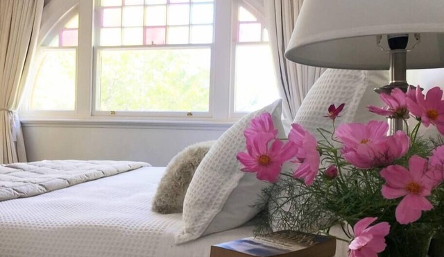 'Howlong Old Post Office Luxury Suite'