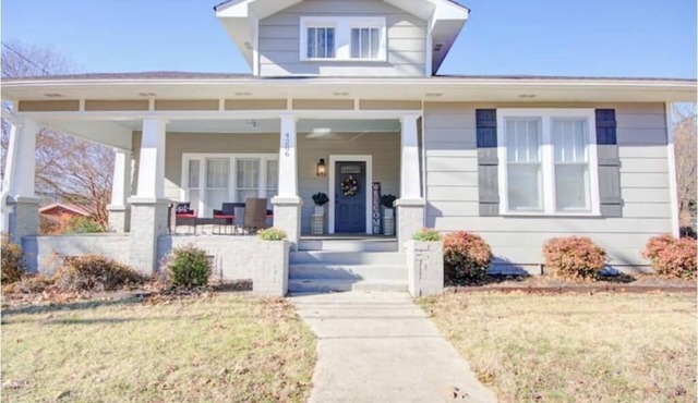 HSV/DOWNTOWN MADISON- GORGEOUS HISTORIC BUNGALOW