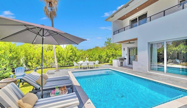 HTD Pool-BBQ-Games-Near Las Olas