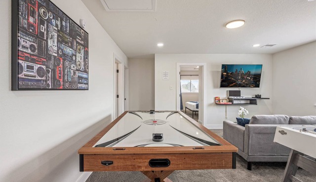 Htown Getaway | Game Room BBQ Fire Pit Sleeps 16