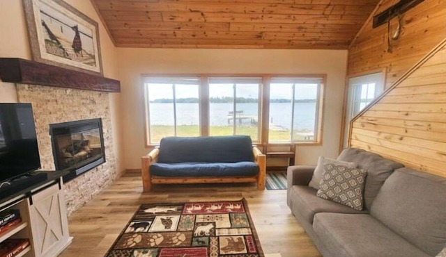 Huber Cottage - Lakefront Cabin w/Dock and Beach