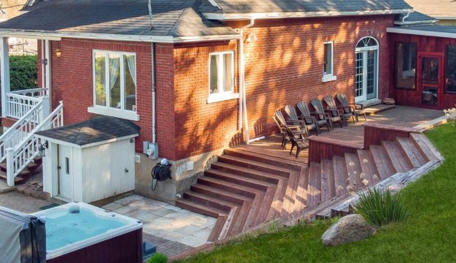 Huberdeau Heritage, Beach, Golf, Kayak, BBQ, SPA, Games Room, Near Mt Tremblant