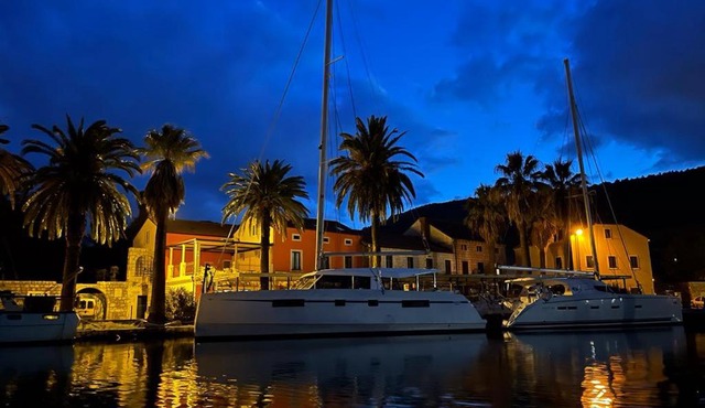 Huck Finn Catamarans