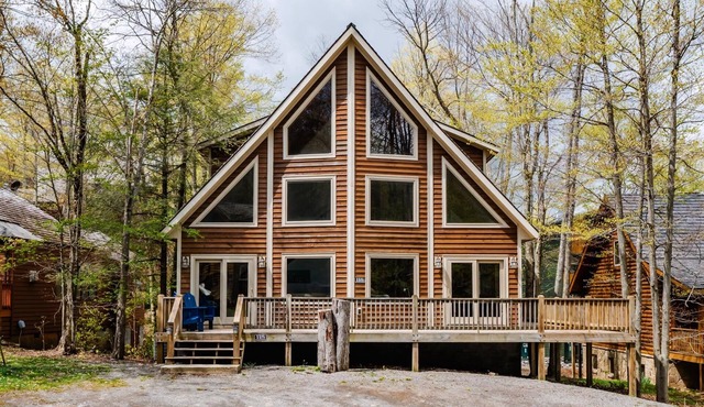 Huck`s Place - 118 Brookside DrivennHuck`s Place - Great Access to Local Hiking Trails, Air Conditioning, Pool Table, Pet Friendly