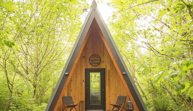 Huckleberry Hideaway Luxury Off-Grid Glamping near Gold Bar, WA