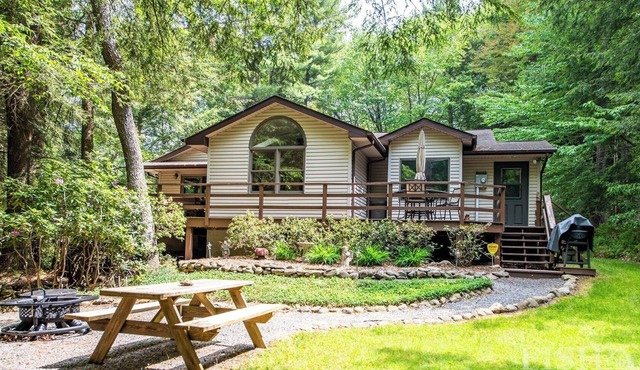 Huckleberry Hollow - Robin Real Estate