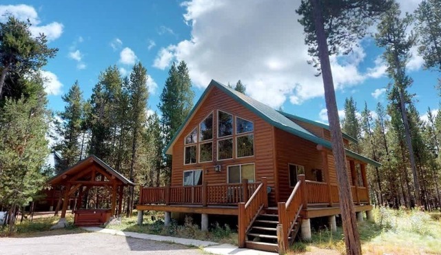 Huckleberry Inn * Wifi, Satellite Tv, Hot Tub, 22 Miles to Yellowstone, Close to ATV Trails
