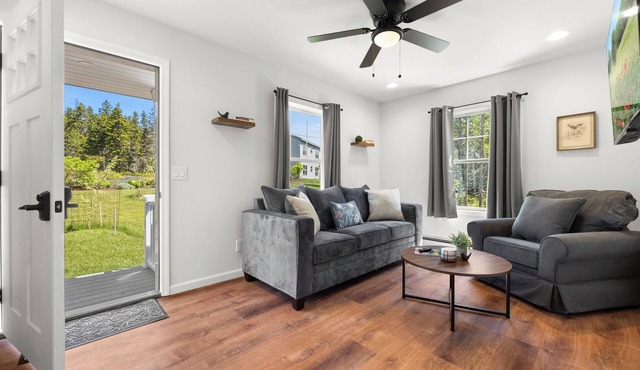 Huckleberry Lane Retreat - Quiet & Private Orchard stay, near Acadia