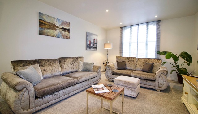 Hudson Apartment, Oakham Centre by Belmont Places