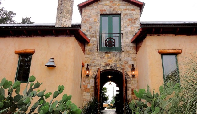 Hudson Bend Casa at Lake Travis Owned by famous chef