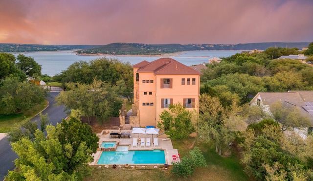 Hudson by AvantStay | W/ Beautiful Views, Multiple Living Areas, Pool & Games