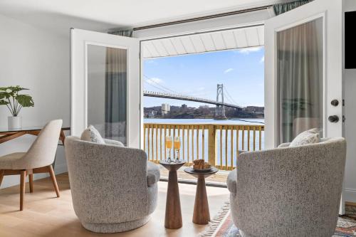 Hudson Escape W Hot Tub Bridge View