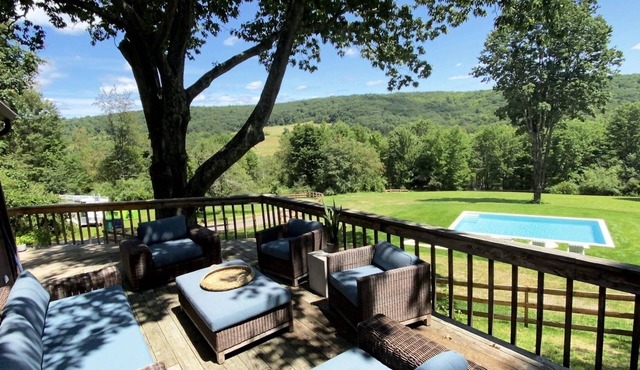 Hudson Hilltop Retreat