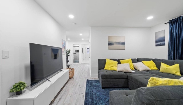 Hudson Oasis | Sleeps 10 | NYC| EWR | Free Parking