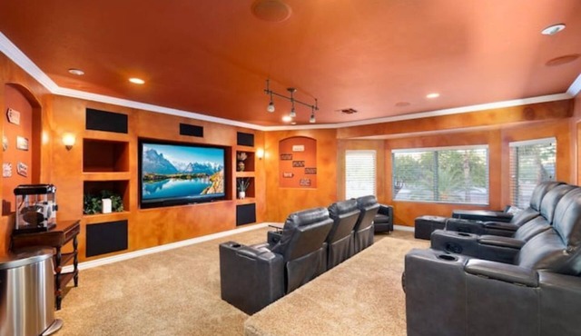 Hudson Place Gated Theater Room Pickleball Golf