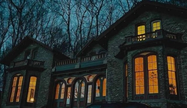 Hudson River Train House