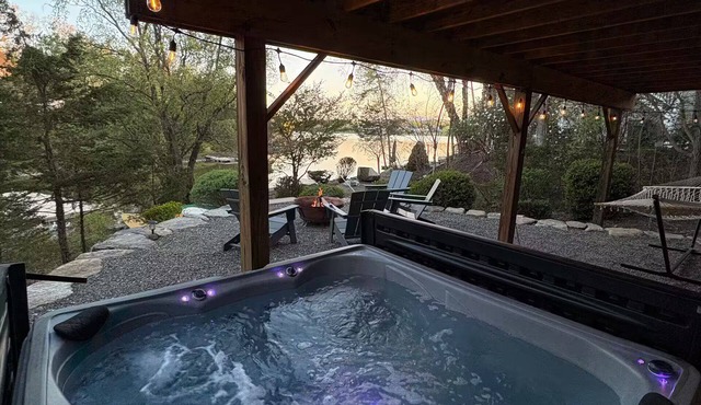 Hudson Valley Lake · Hot Tub · Dock · Games · View