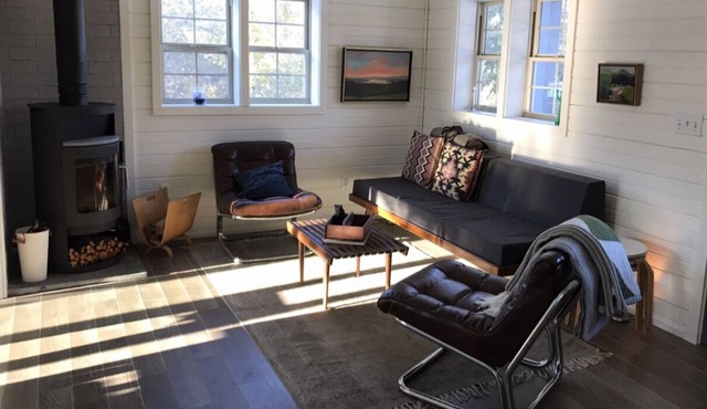 Hudson Valley Lakeside Cabin