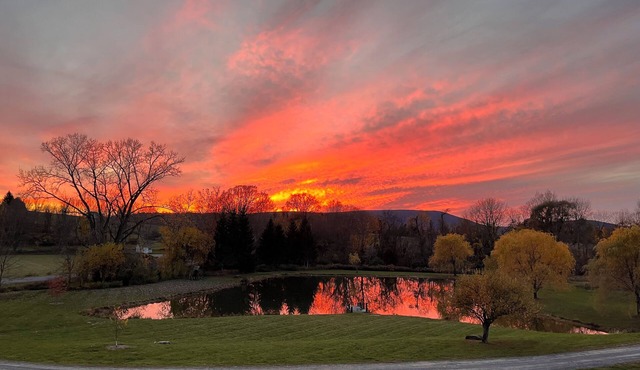 Hudson Valley Modern 5 BR Farmhouse with Pond and Stunning Sunsets