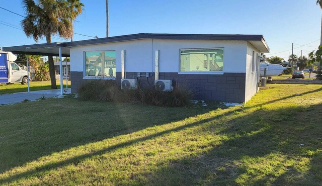 Hudson Waterfront House - On a scenic canal with dock & direct Gulf access